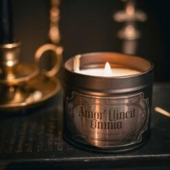Amor Vincit Omnia Tin Candle -The Blackened Teeth Sales amor tin scene
