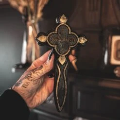 Grave Marker Wall Hanging - Mors Venit