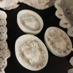 Sacred Heart Oval Melts - Gift Set -The Blackened Teeth Sales sacred heart wax melt 4